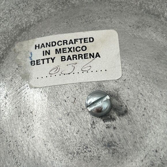 BETTY BARRENA Candle Holder Handcrafted Pewter Seashell Pillar Candle Stand - Picture 6 of 6